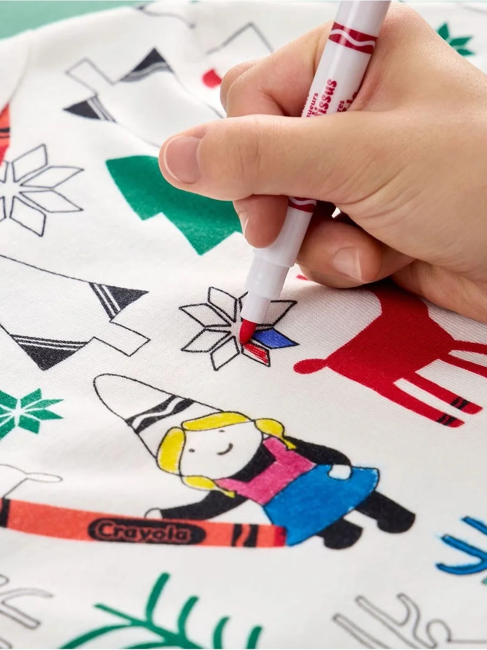 Hanna Andersson Kids Crayola Holiday Reindeer Print Pajama Set with Markers NWT